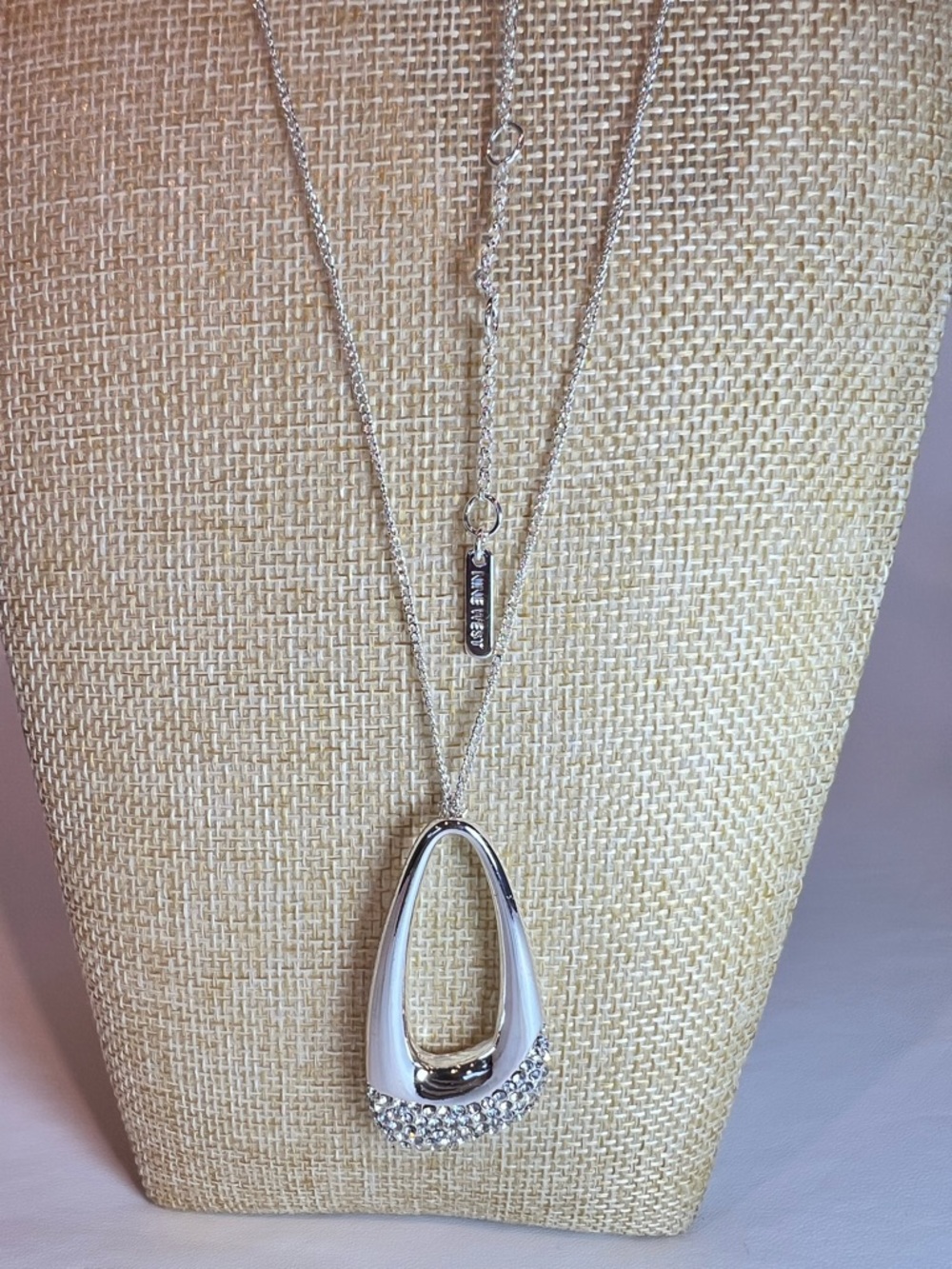 Nine West NWOT Polished Silver-Toned Metal Teardrop Crystals Sweater Necklace - Picture 3 of 14